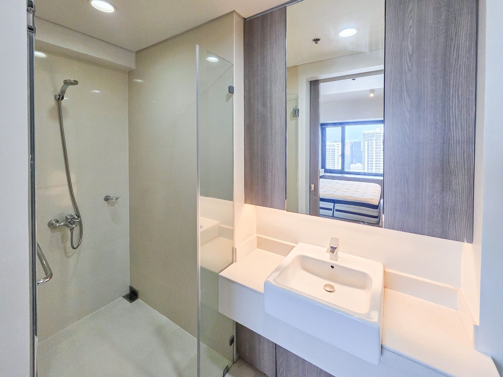 3 bedroom condo for sale in Arya Residences, BGC, photo 8
