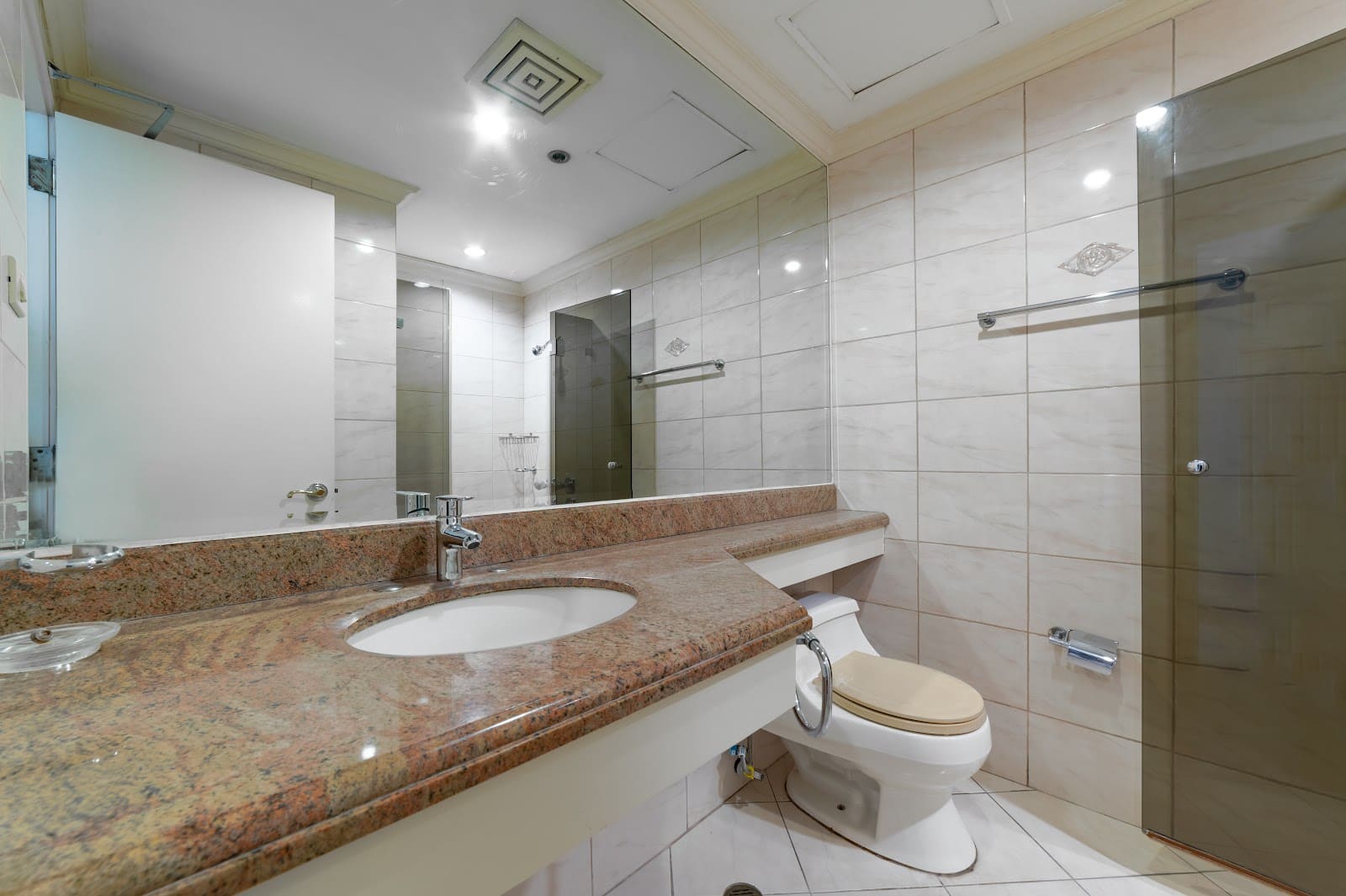 2 bedroom condo for sale in Forbes Tower, Makati CBD, photo 12