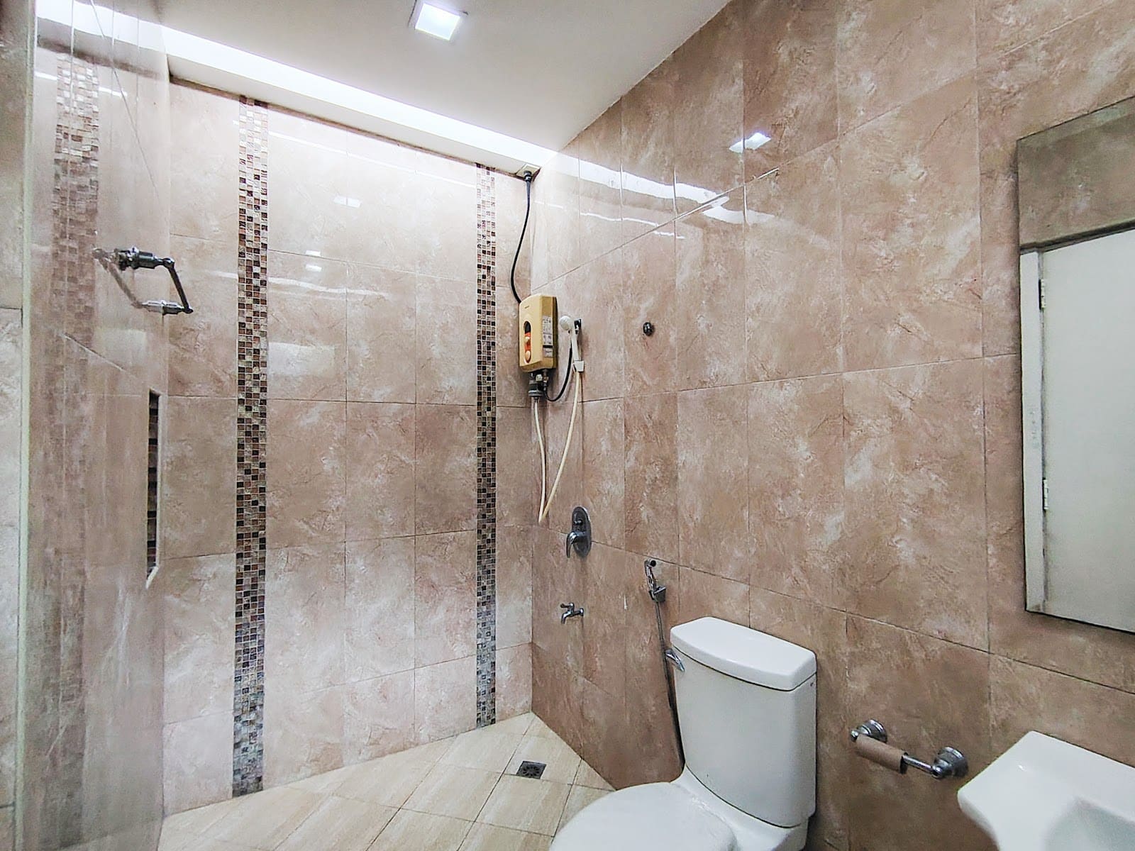 4 bedroom house for rent in Magallanes Village, Makati, photo 10
