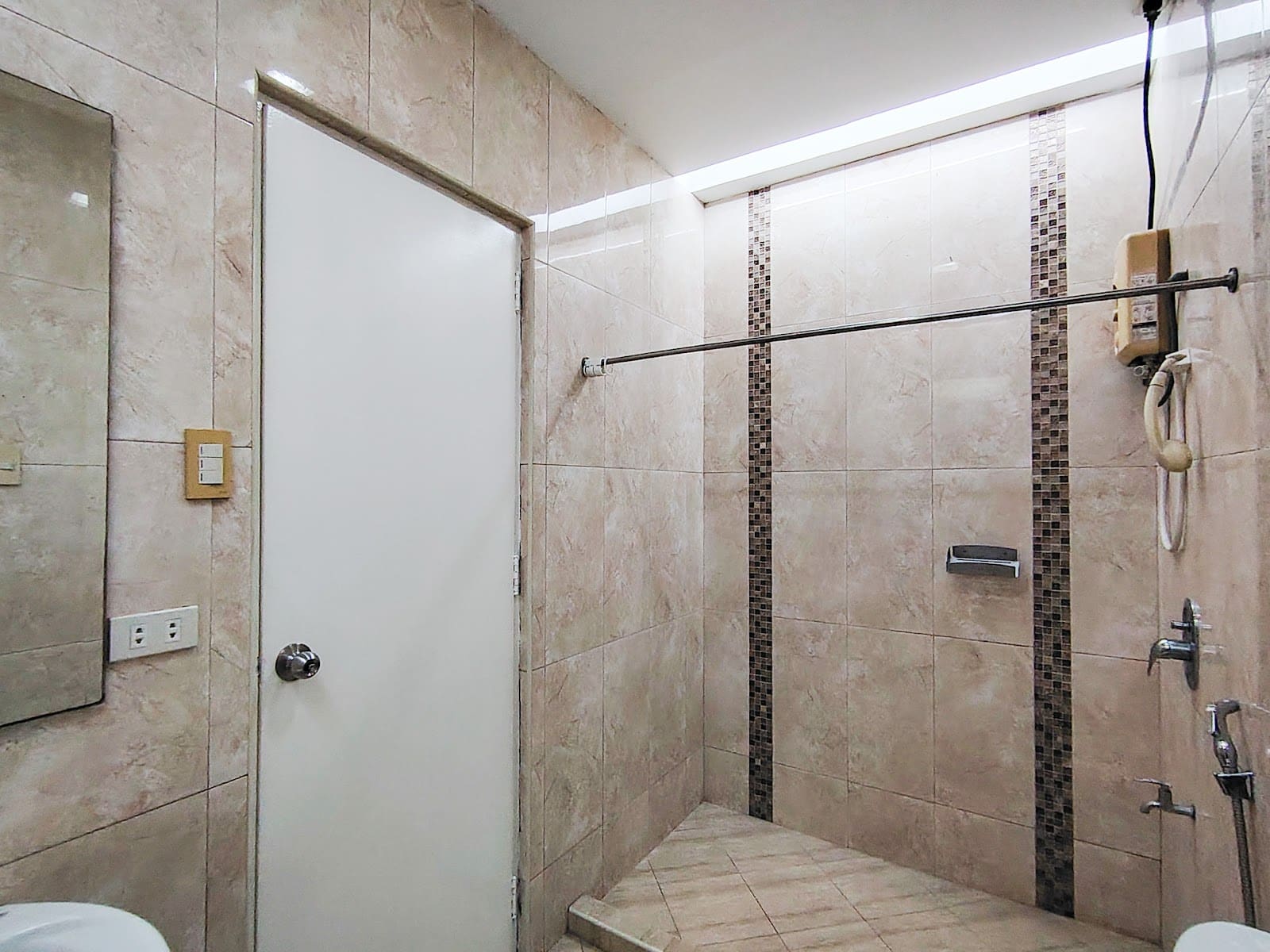 4 bedroom house for rent in Magallanes Village, Makati, photo 7
