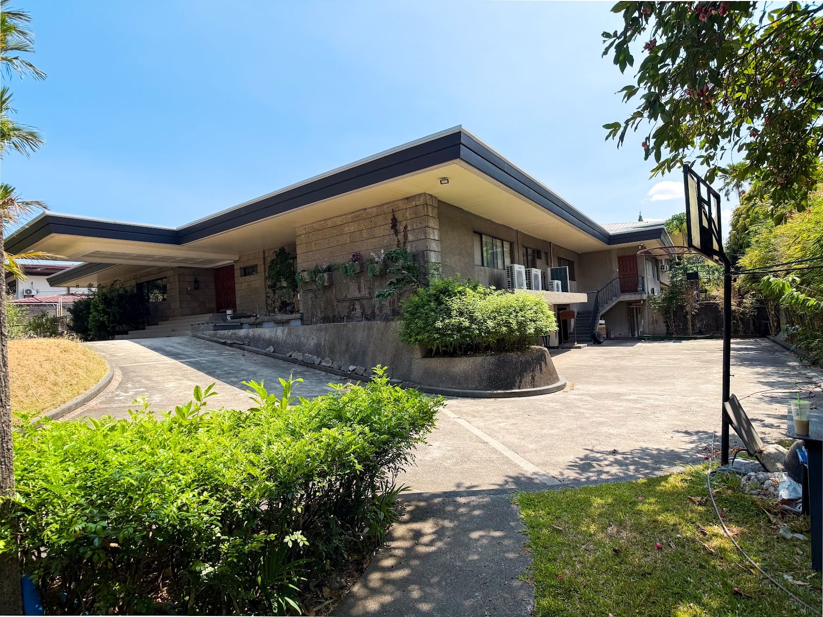 7 bedroom house for rent in Forbes Park Village, Makati