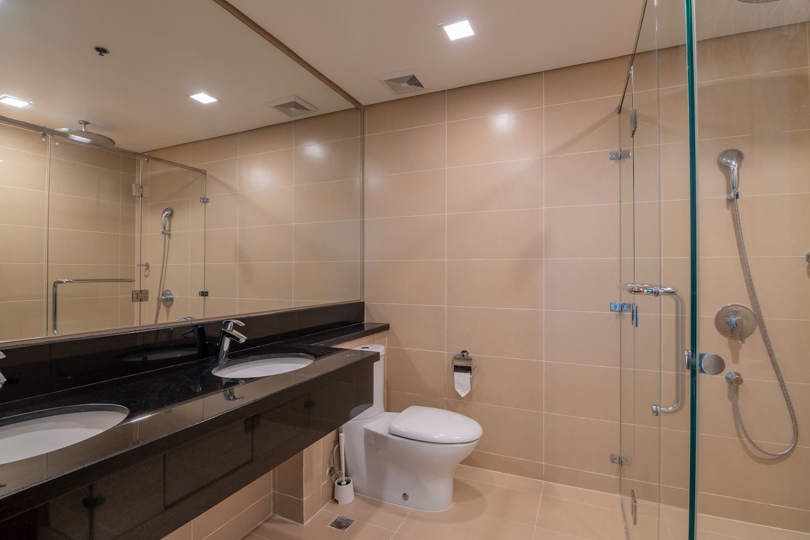 2 bedroom condo for rent in Park Terraces, Makati CBD, photo 10
