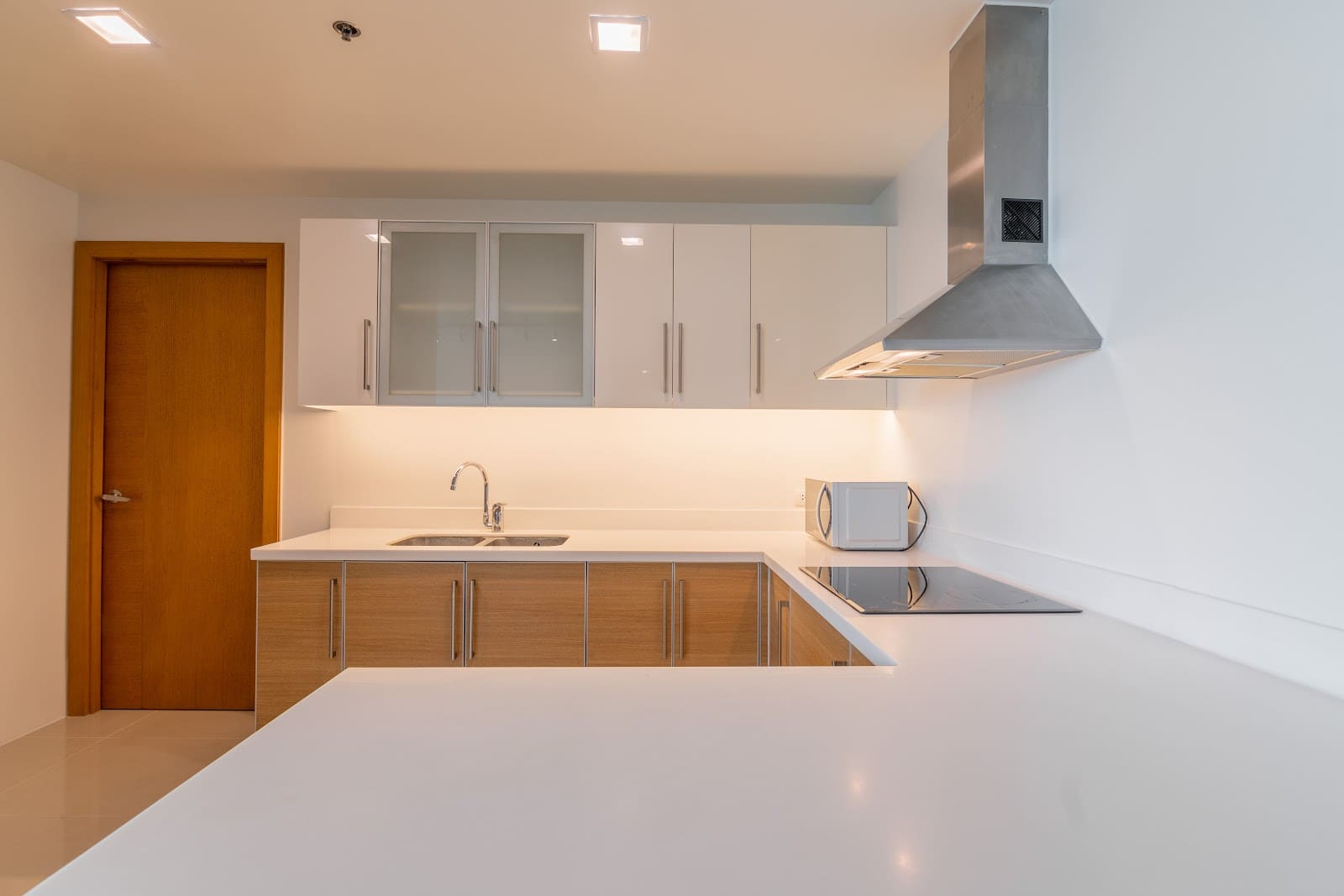 2 bedroom condo for rent in Park Terraces, Makati CBD, photo 6