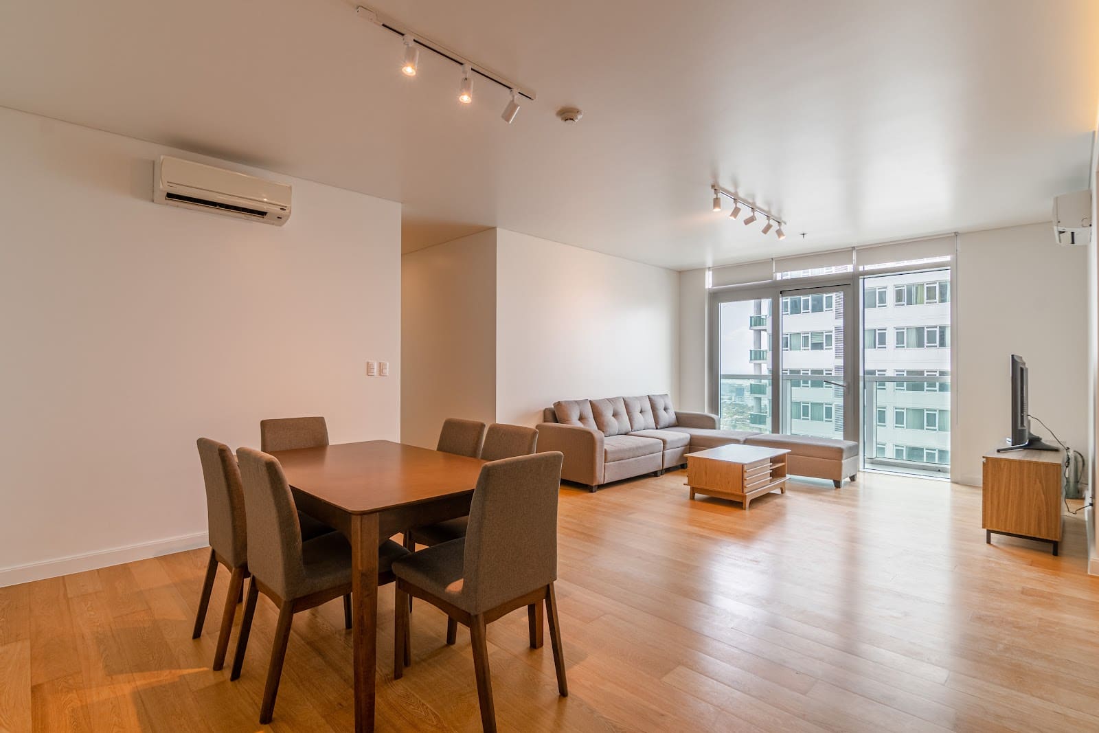 2 bedroom condo for rent in Park Terraces, Makati CBD