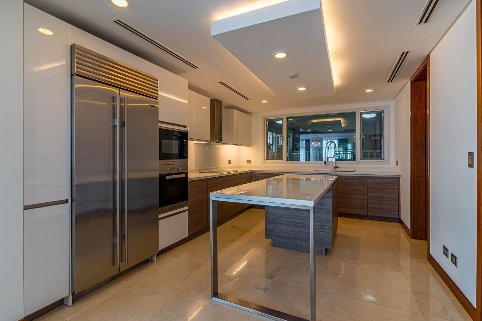 3 bedroom condo for rent in Two Roxas Triangle, Makati CBD, photo 8